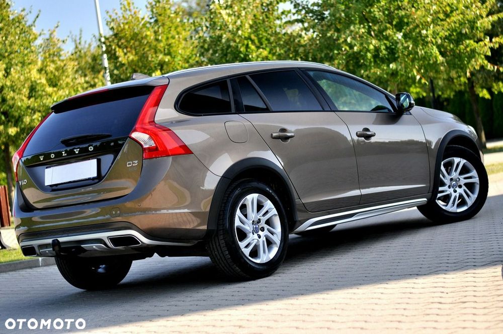 Volvo V60 Cross Country D3 Drive-E Momentum - 31