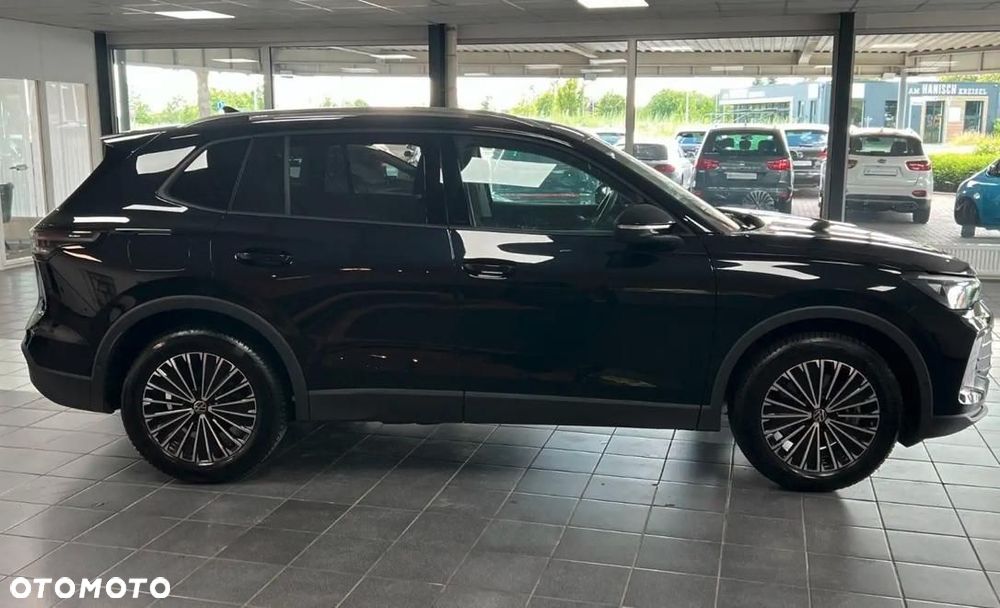 Volkswagen Tiguan - 4