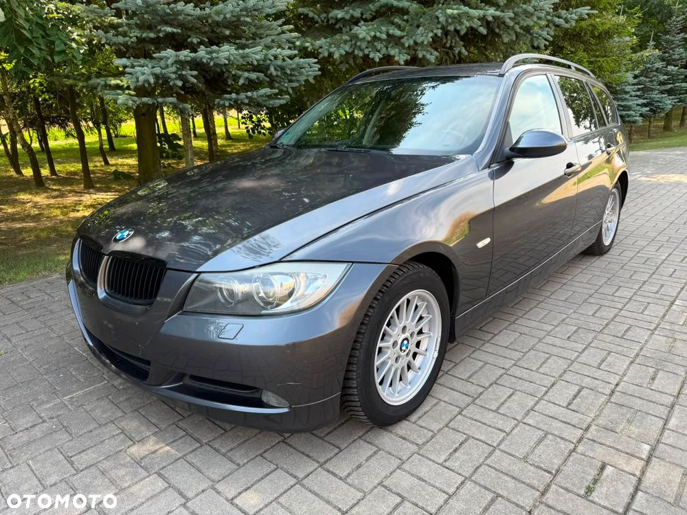 BMW Seria 3 320i - 1