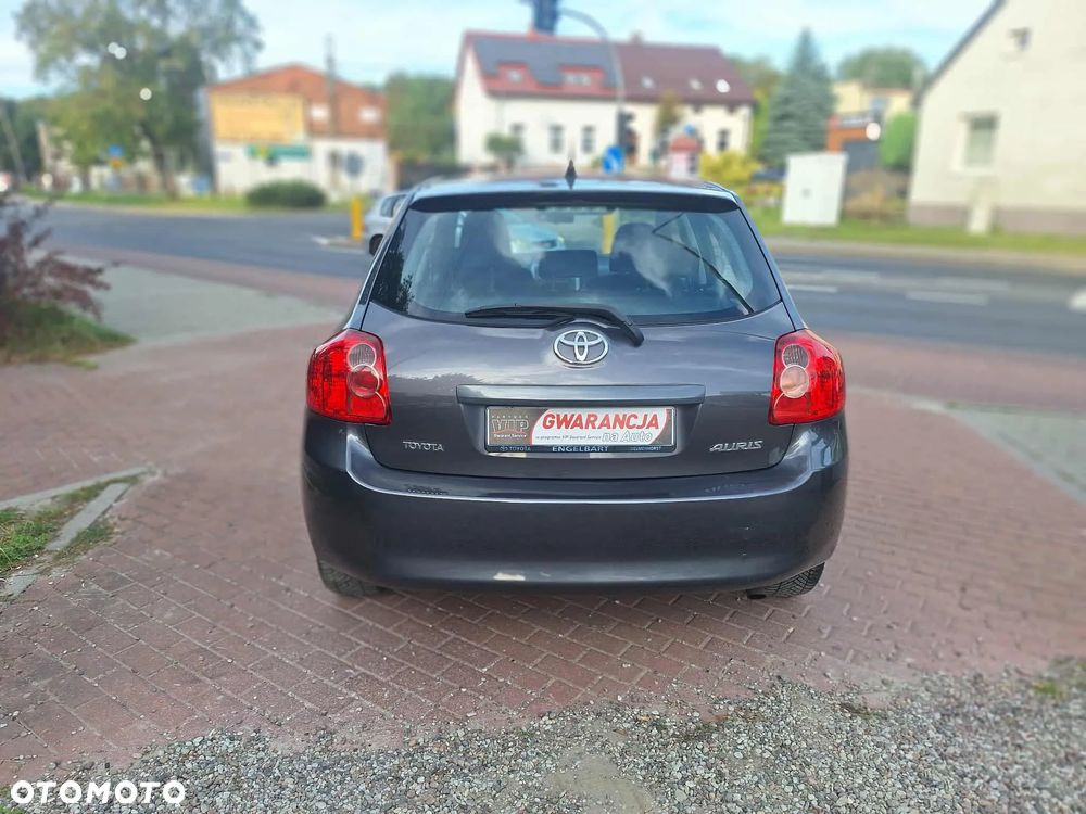 Toyota Auris 1.6 2010 - 10