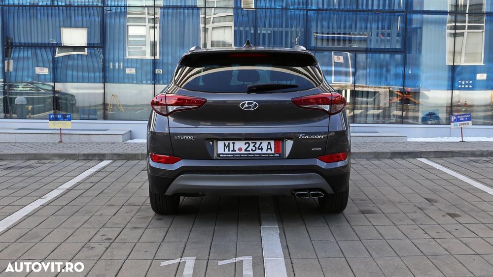 Hyundai Tucson 2.0 CRDI 4WD 6MT Premium - 14