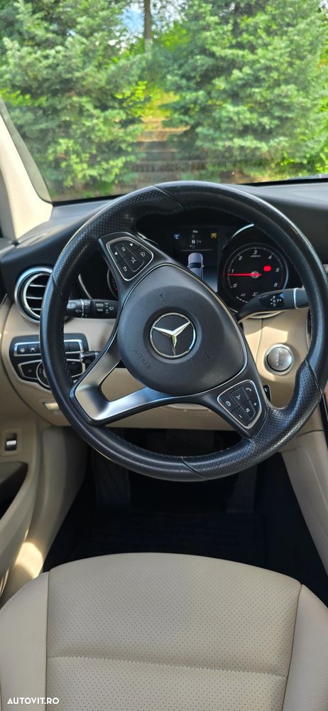 Mercedes-Benz GLC - 38