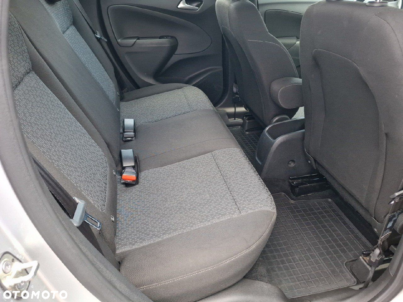 Opel Crossland X - 19