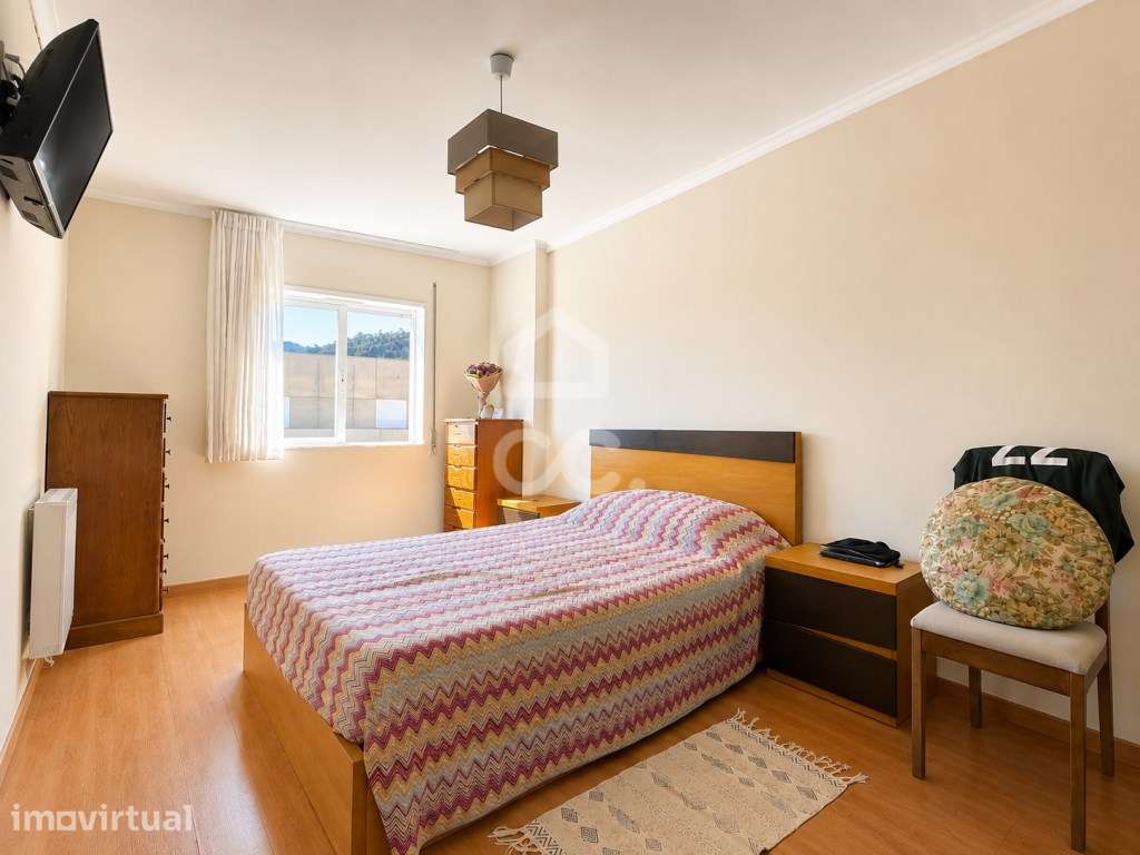 APARTAMENTO T3 COM SUITE, GARAGEM E ARRUMOS em CALENDÁRIO - Grande imagem: 4/18