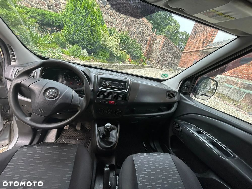 Opel COMBO-D-VAN - 9