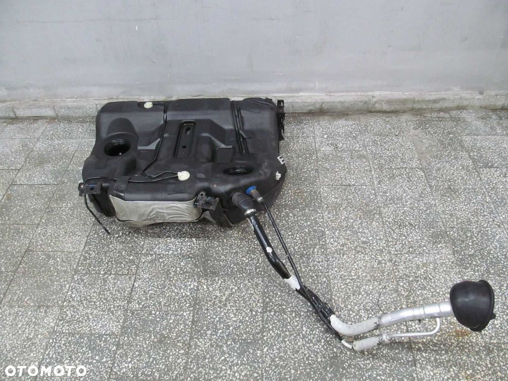VOLVO V70 XC70 2.4 D5 LIFT ZBIORNIK BAK PALIWA 04-07 - 4