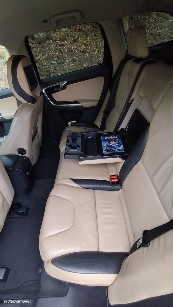 Volvo XC 60 2.0 D4 DRIVe R-Design - 16