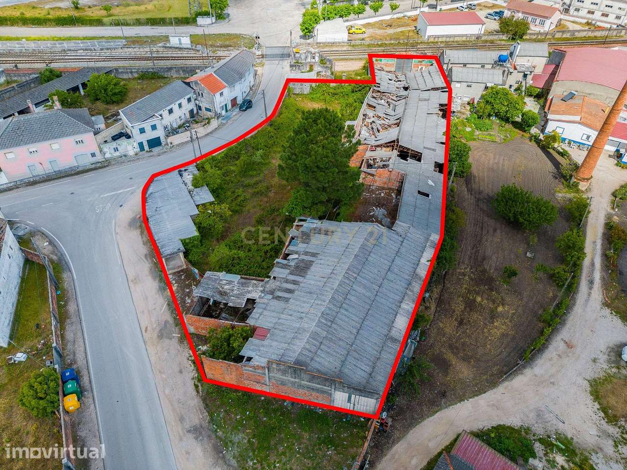 Armazém com uma área de 2.300m2, localizado em Pataias-Gare - Grande imagem: 2/14