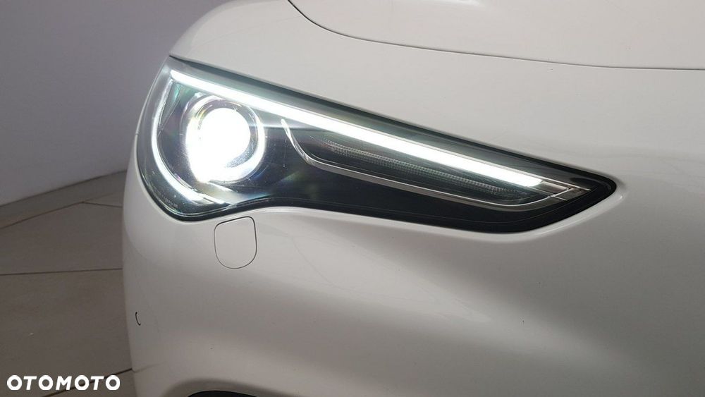 Alfa Romeo Stelvio - 15