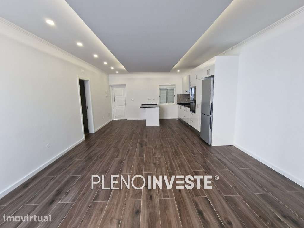 Moradia Térrea com terraço totalmente remodelada na Baixa da Banheira - Grande imagem: 2/19