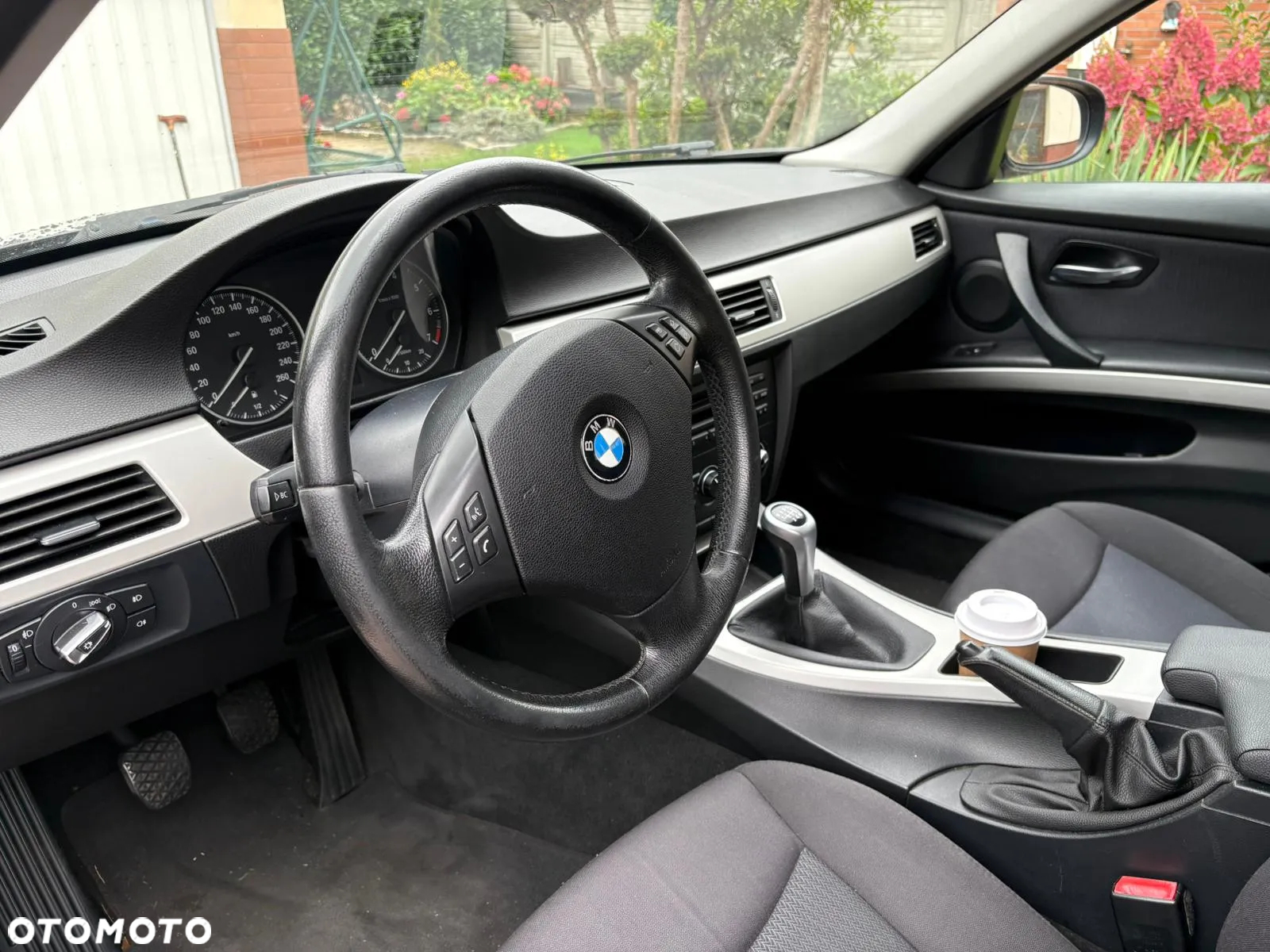 BMW Seria 3 318i Touring - 2