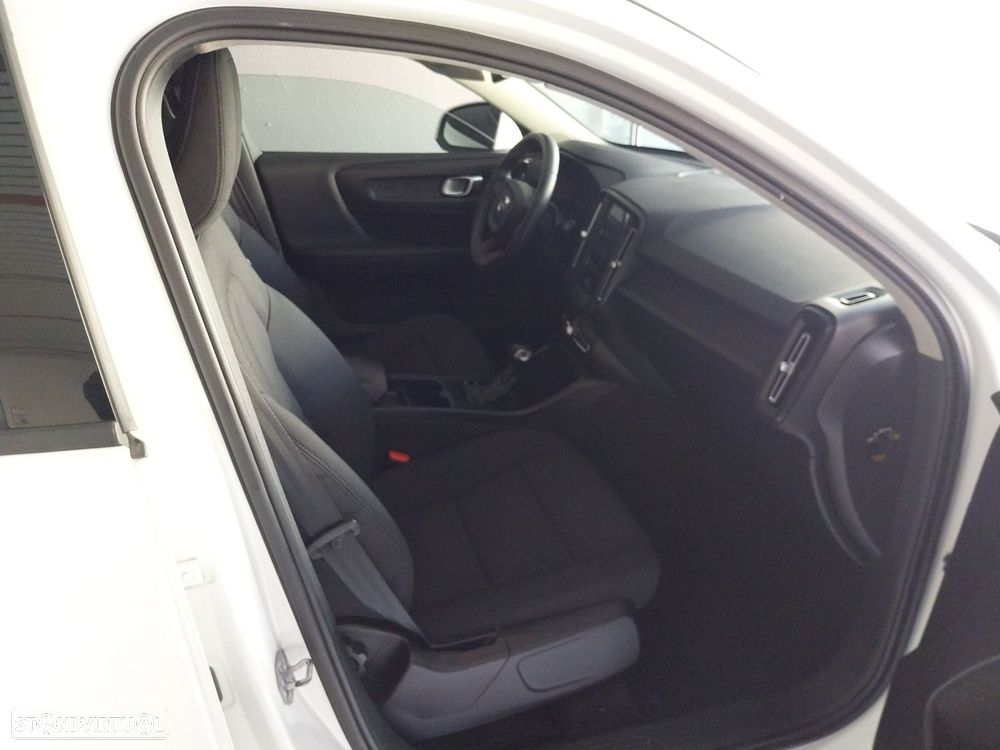 Volvo XC 40 2.0 D3 - 8