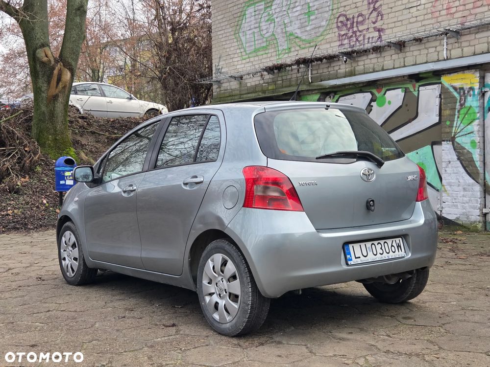 Toyota Yaris 1.3 - 2