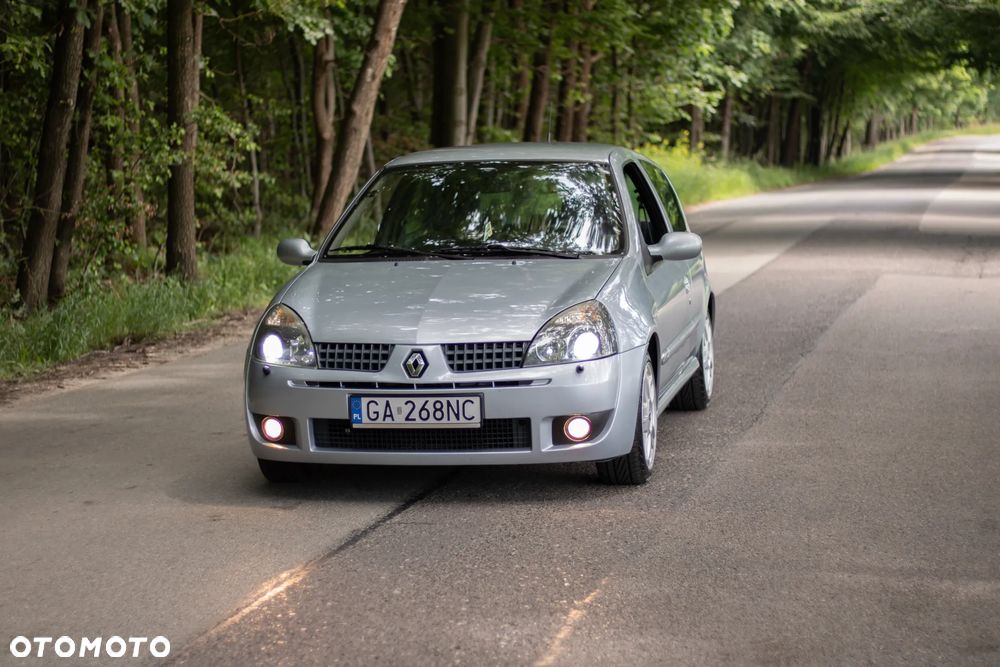 Renault Clio - 18