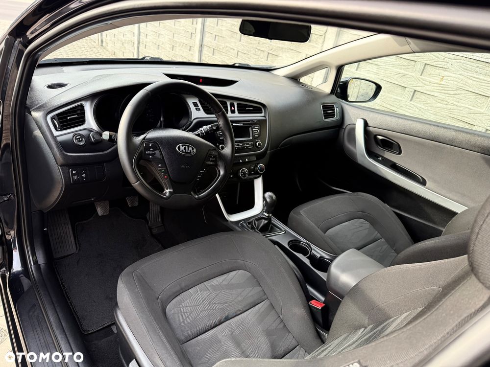 Kia ProCeed - 13