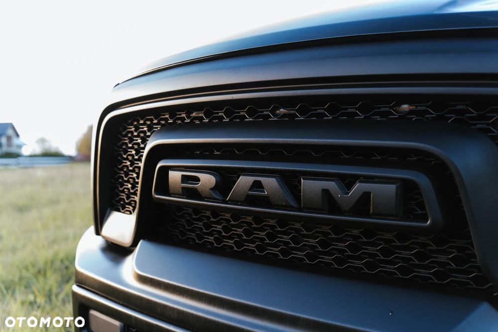 Dodge RAM 5.7 4x4 - 19