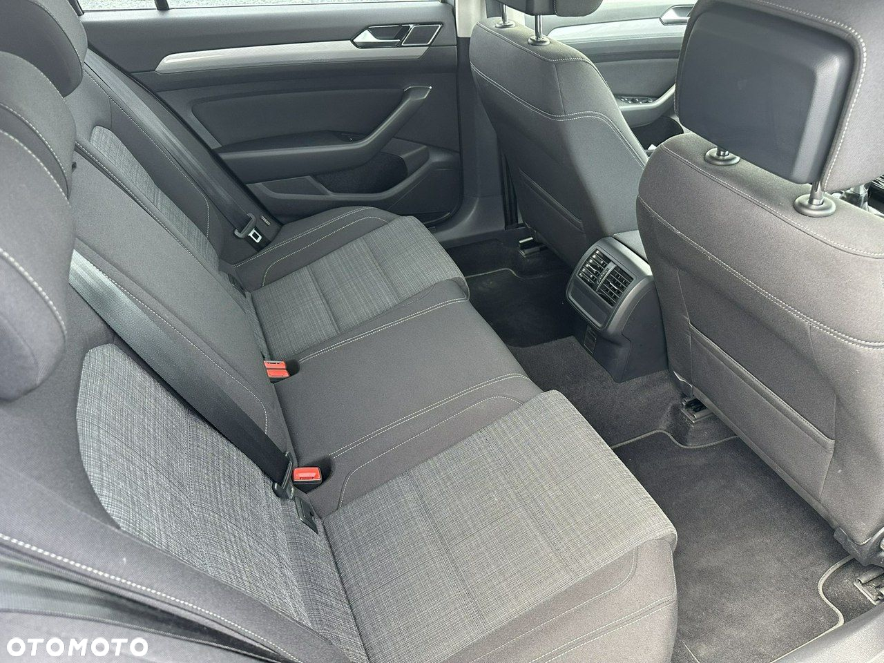 Volkswagen Passat 2.0 TDI EVO Business - 21