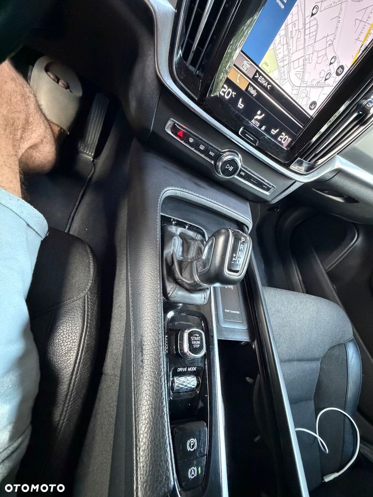Volvo V90 D4 Momentum Pro - 19