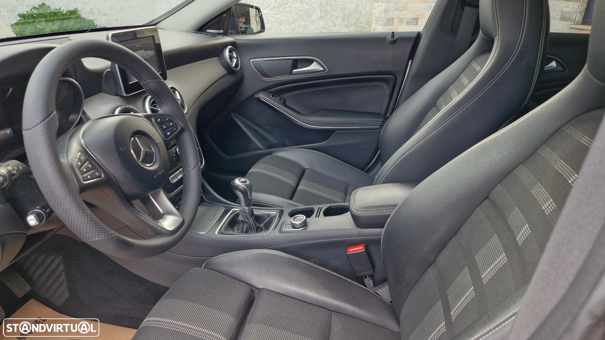 Mercedes-Benz CLA 180 d Shooting Brake Urban - 15