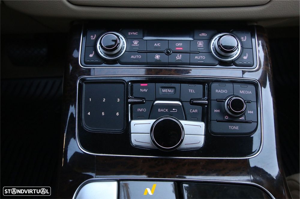 Audi A8 3.0 TDI V6 quattro Clean Diesel Exclusive - 24