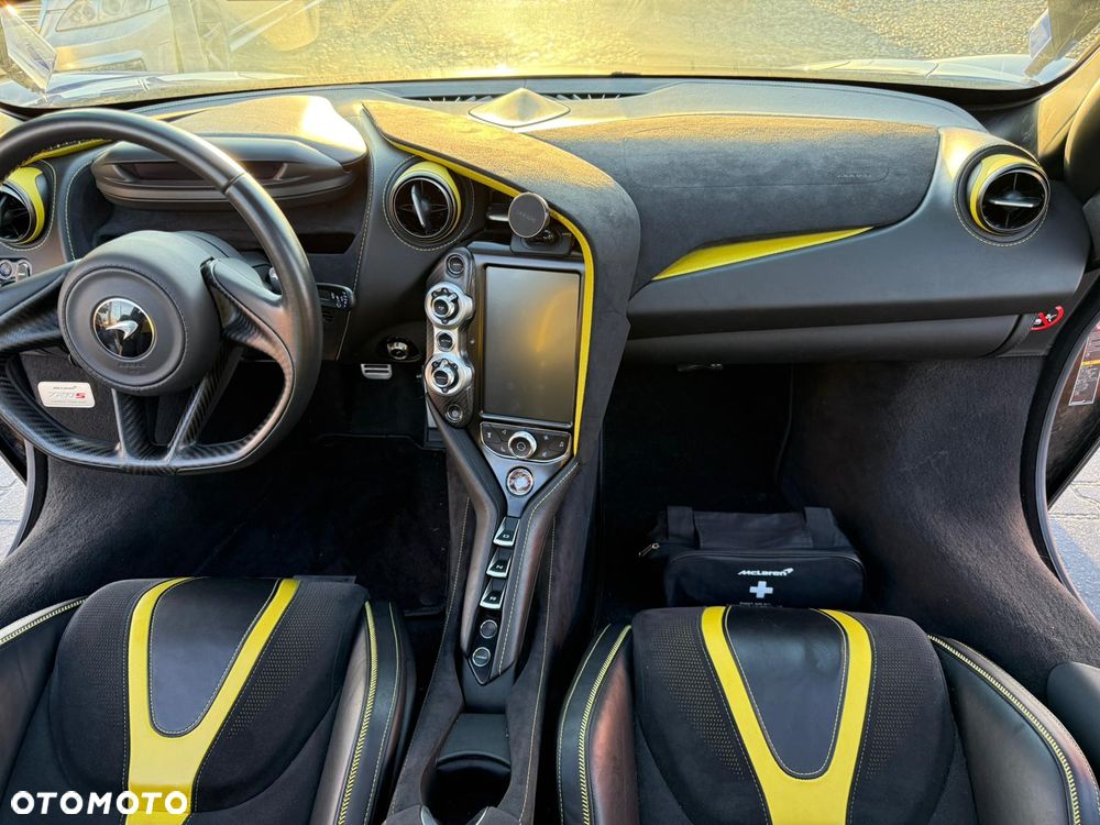 McLaren 720S Coupe Standard - 24
