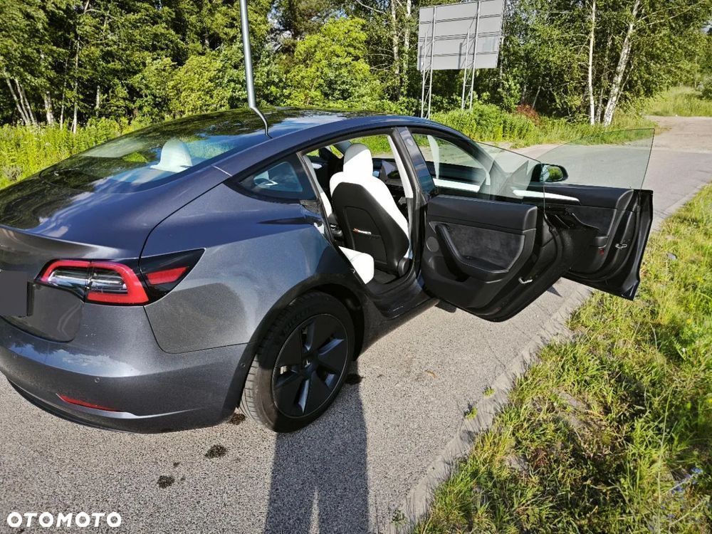 Tesla Model 3 - 14