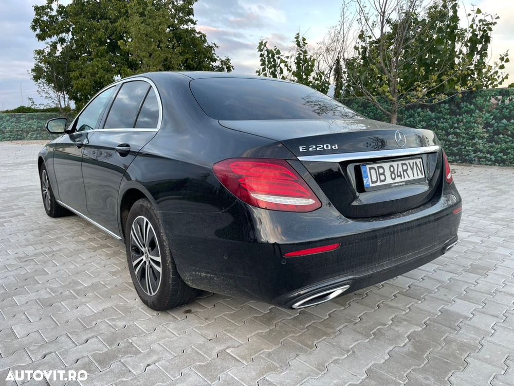 Mercedes-Benz E 220 d T 9G-TRONIC - 10