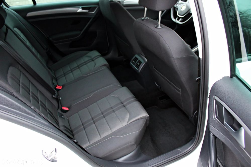 Volkswagen Golf - 14