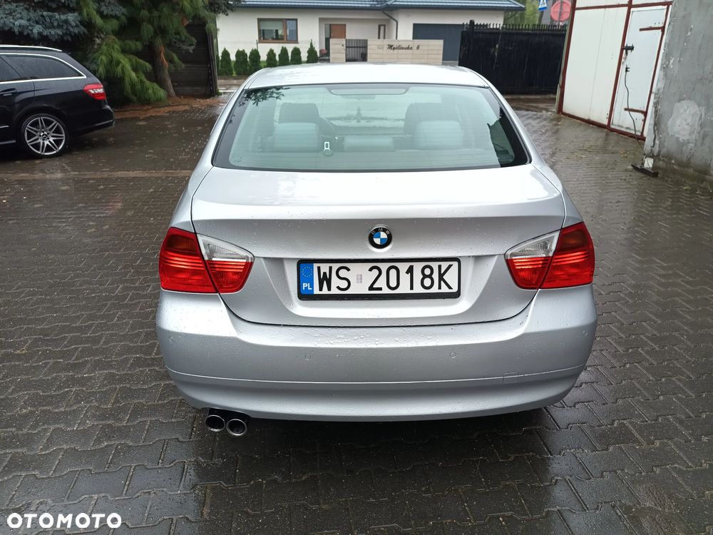 BMW Seria 3 330i - 7