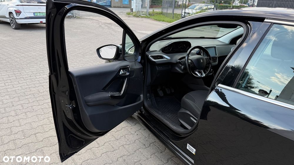 Peugeot 208 1.2 PureTech Style - 9