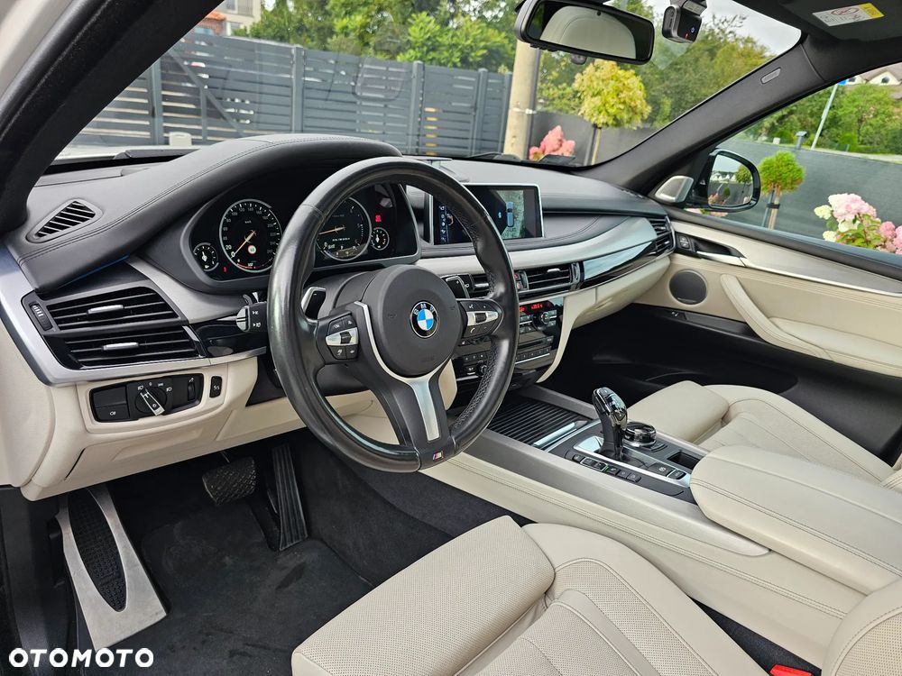 BMW X5 M M50d Sport-Aut - 24