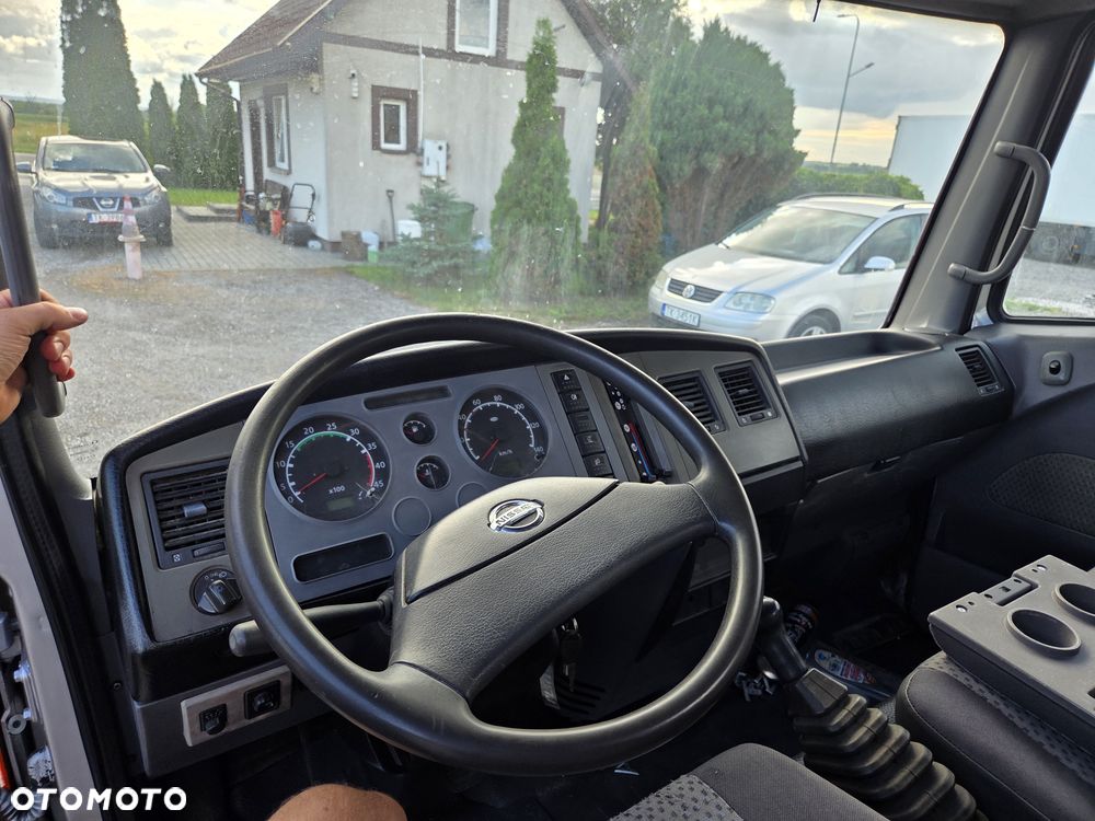 Nissan Atleon - 13