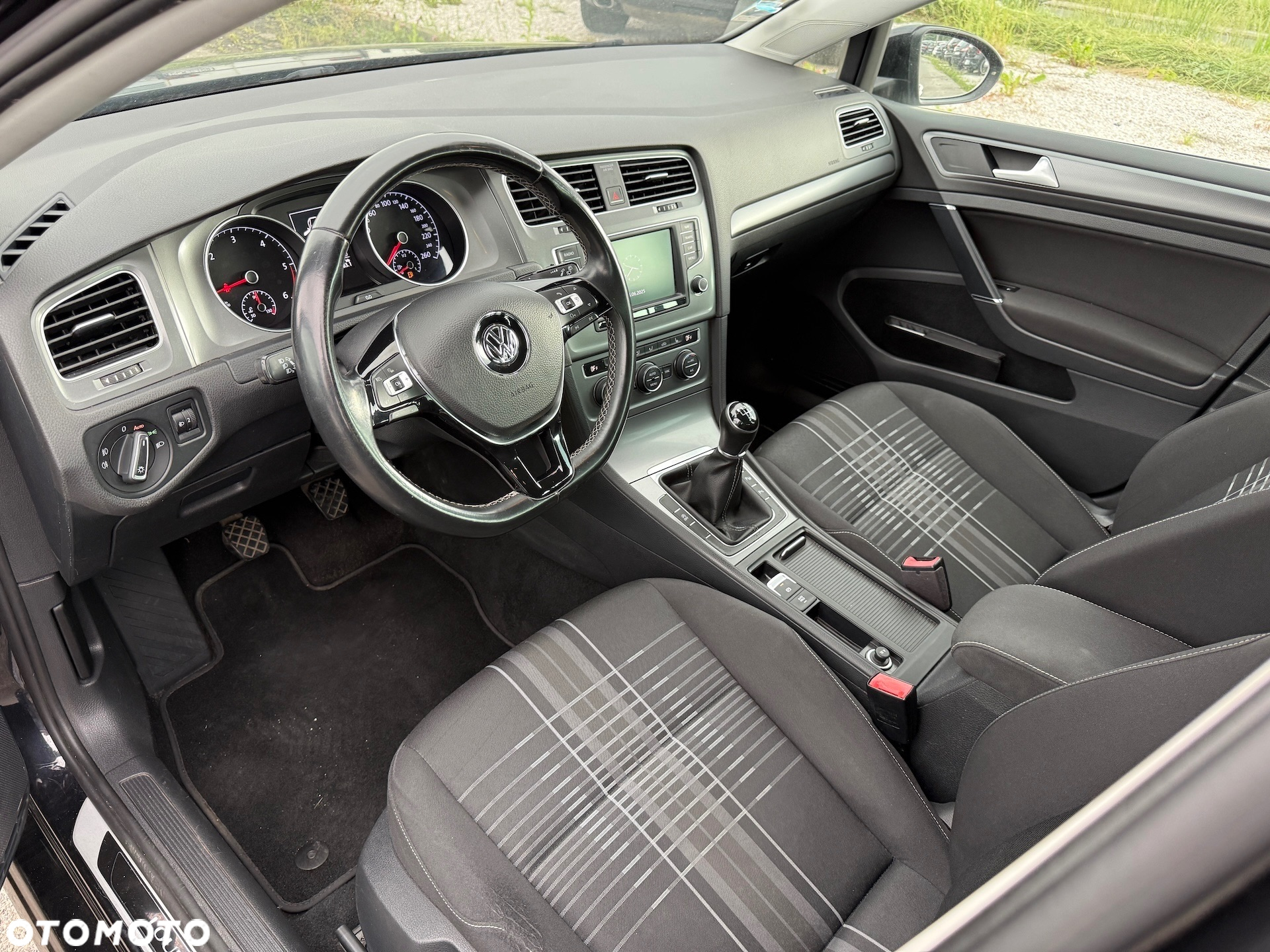 Volkswagen Golf 1.6 TDI BlueMotion Technology Lounge - 9
