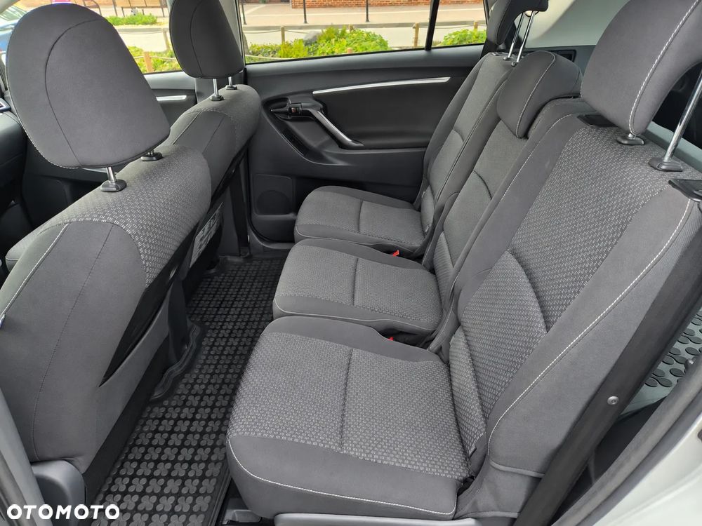 Toyota Verso 2.0 D-4D Prestige - 10