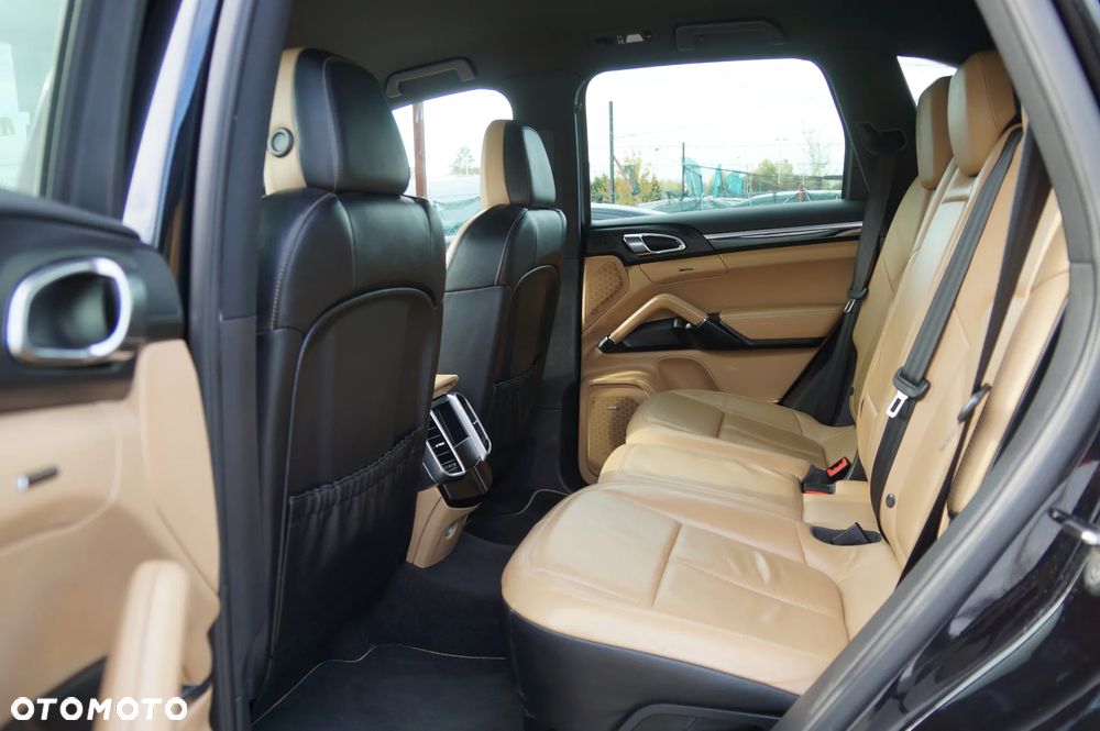 Porsche Cayenne - 31