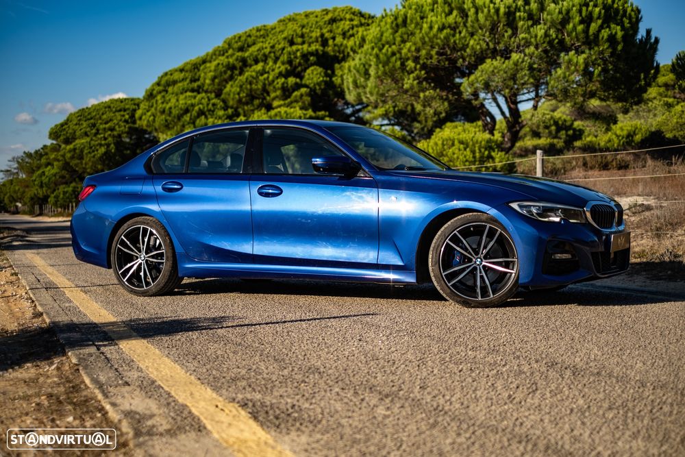 BMW 330 i xDrive Pack M - 11