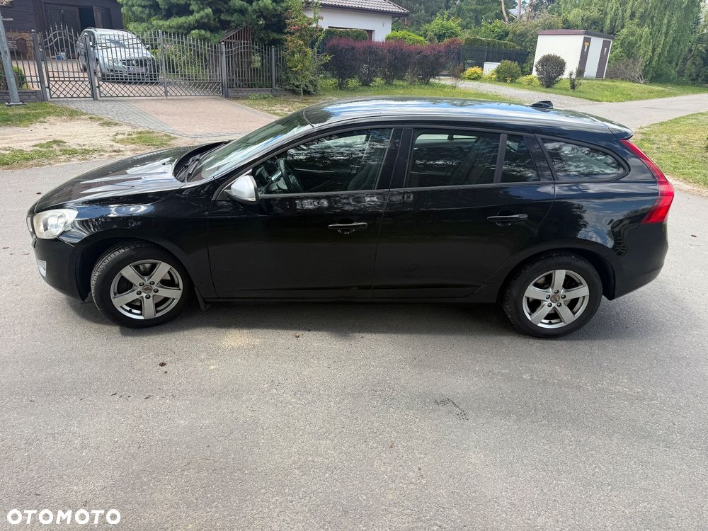 Volvo V60 D5 AWD Momentum - 9