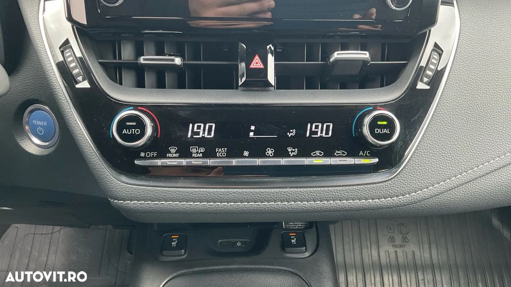 Toyota Corolla 1.8 HSD Dynamic - 37