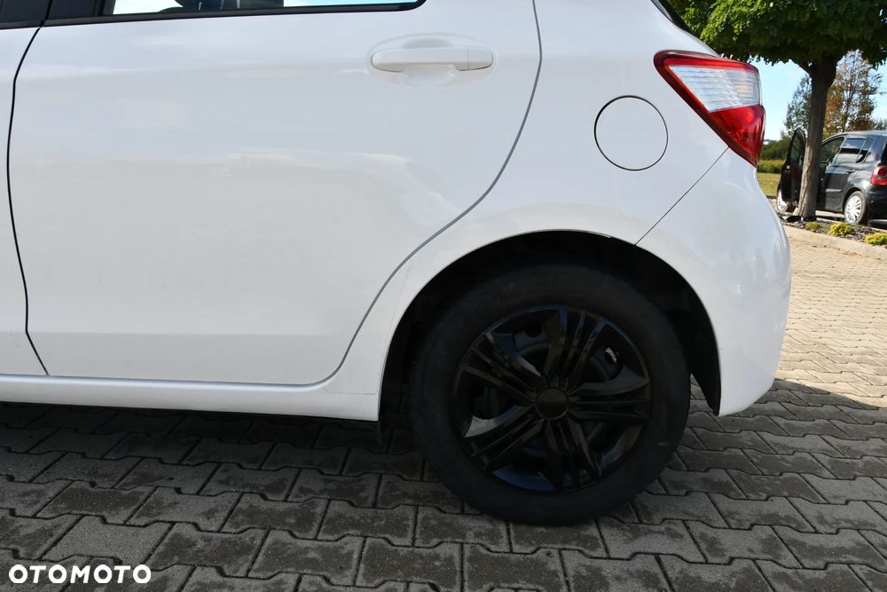Toyota Yaris Hybrid 100 Active - 23