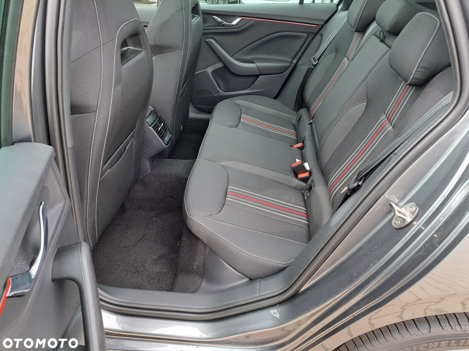 Skoda Kamiq 1.0 TSI Monte Carlo DSG - 32