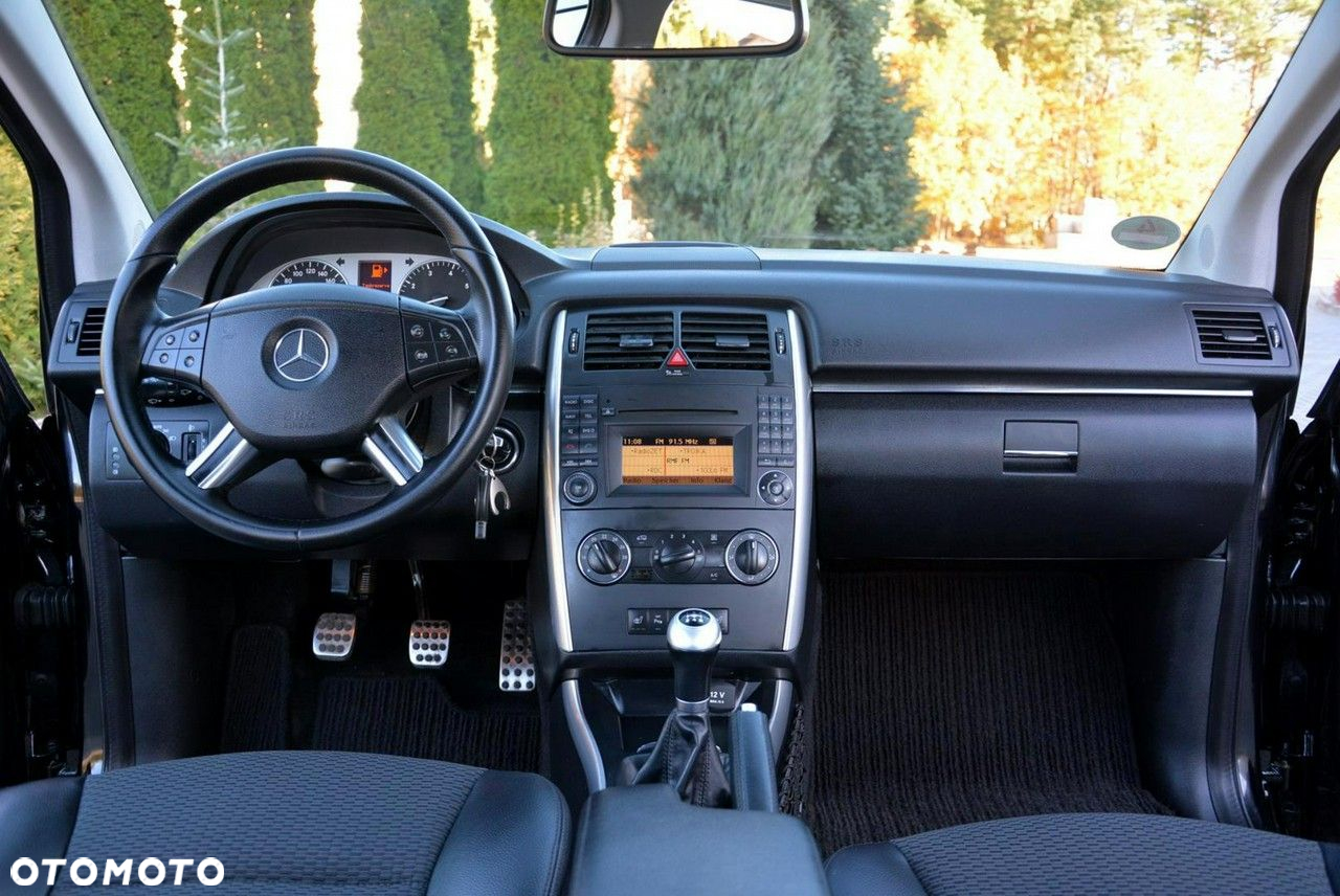 Mercedes-Benz Klasa B 180 - 23