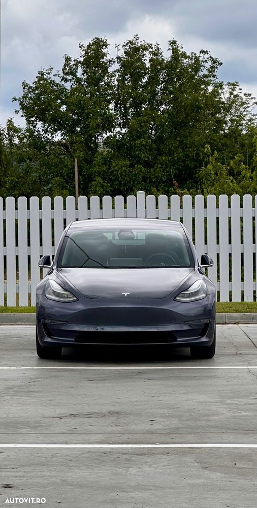 Tesla Model 3 - 12
