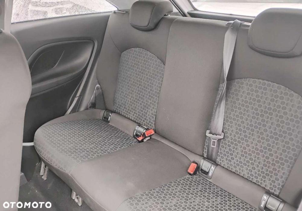 Opel Corsa - 11