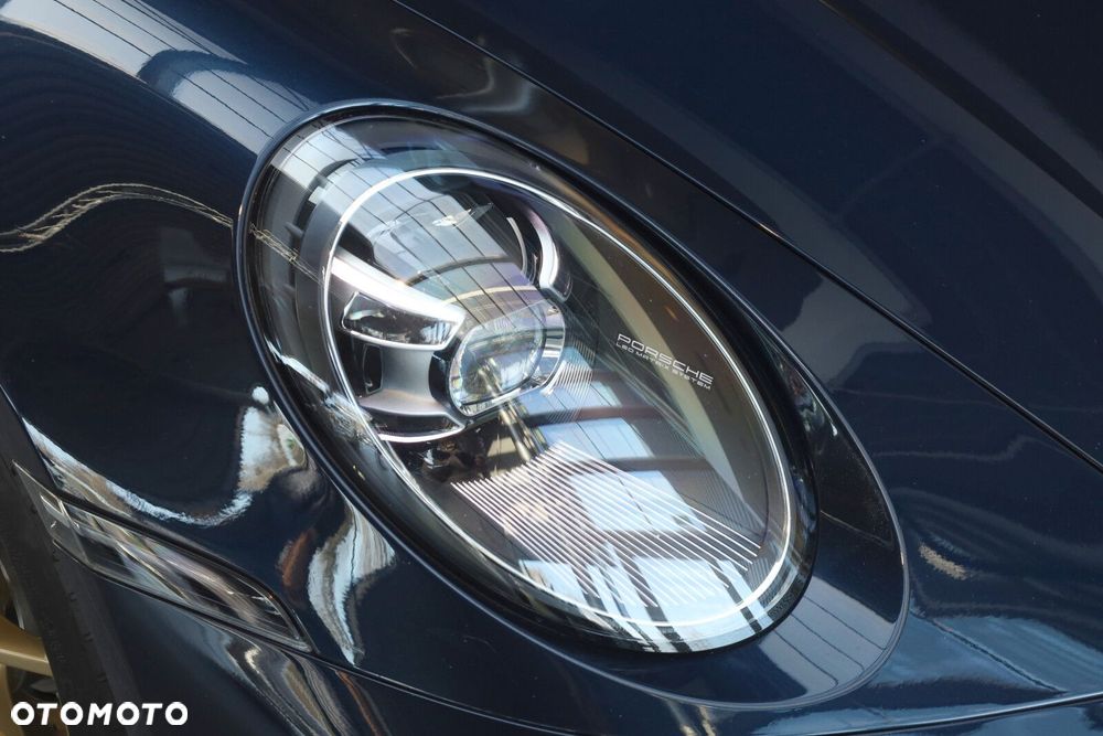 Porsche 911 Carrera 4S - 24