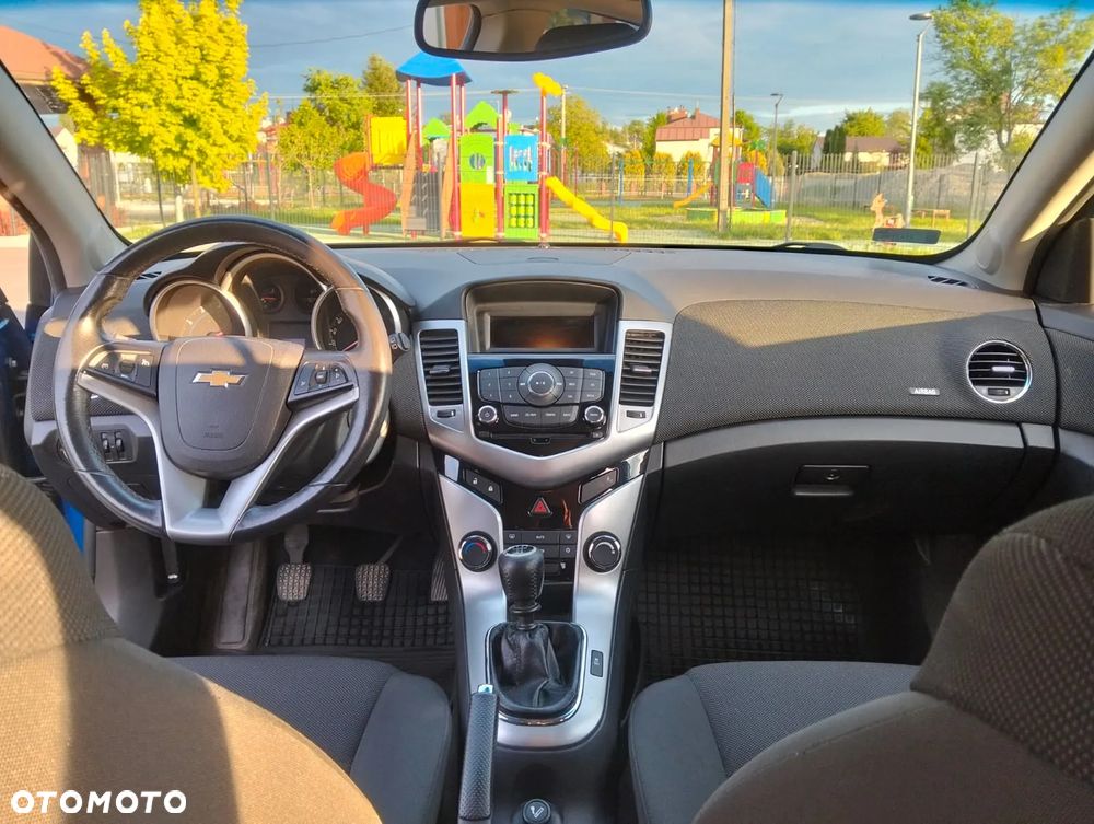 Chevrolet Cruze 1.8 LT - 19