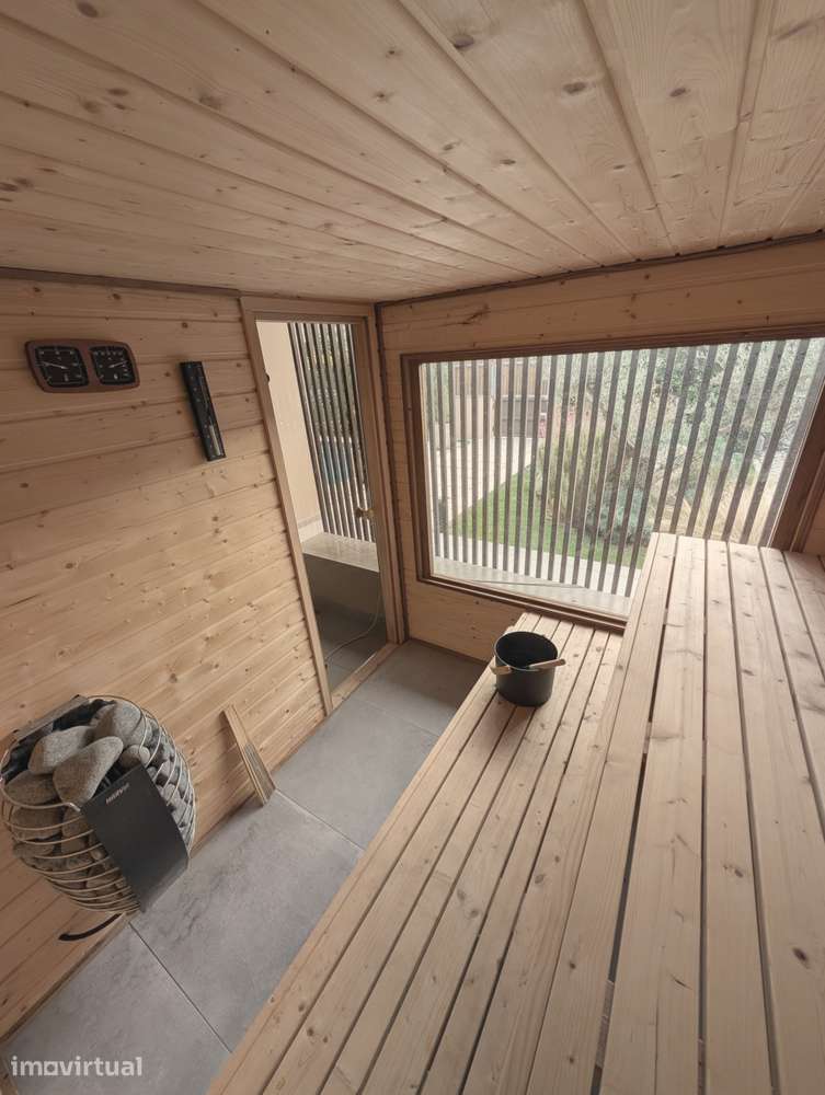 Moradia T5 mobilada com piscina, sauna e jardim na Aroeira - Grande imagem: 3/28