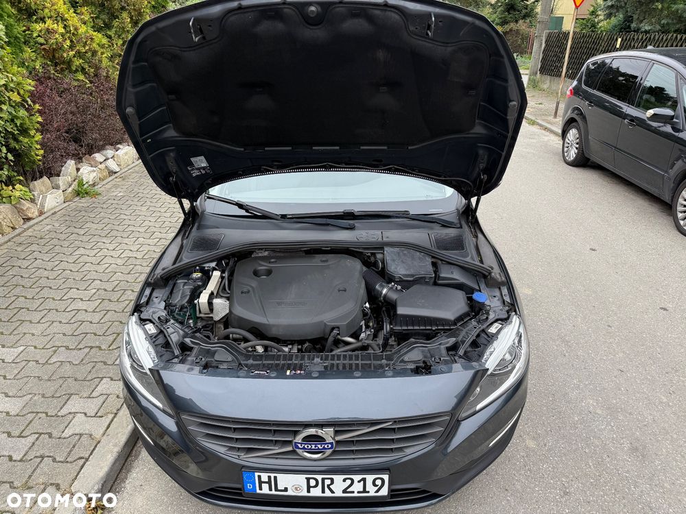 Volvo V60 D2 Momentum - 11
