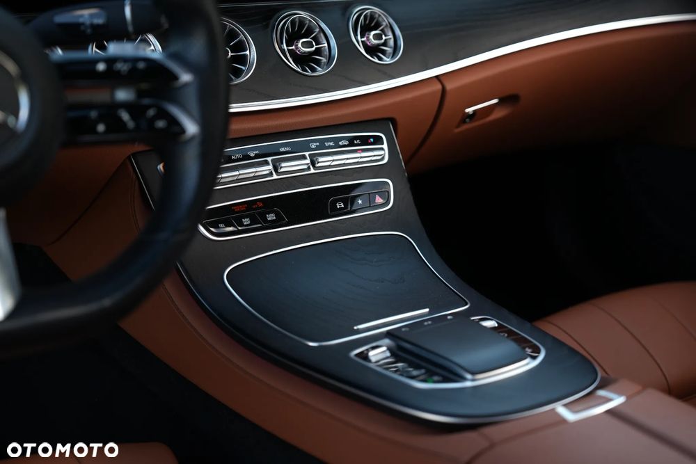 Mercedes-Benz Klasa E 220 d 4Matic 9G-TRONIC AMG Line - 15