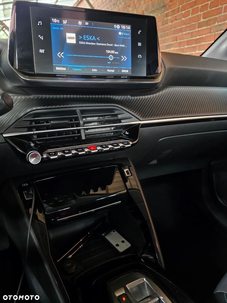 Peugeot 208 - 4