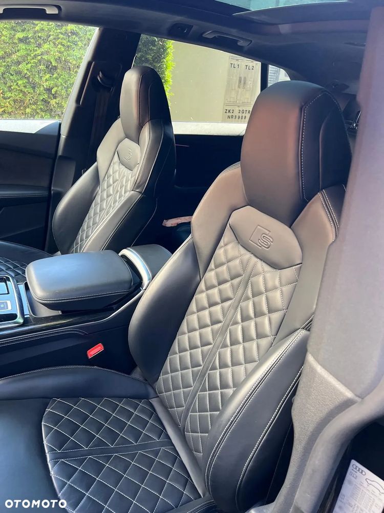 Audi Q8 - 10
